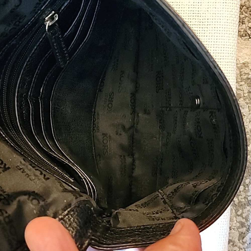Michael Kors Black Leather Chain Shoulder Bag. - Picture 5 of 13